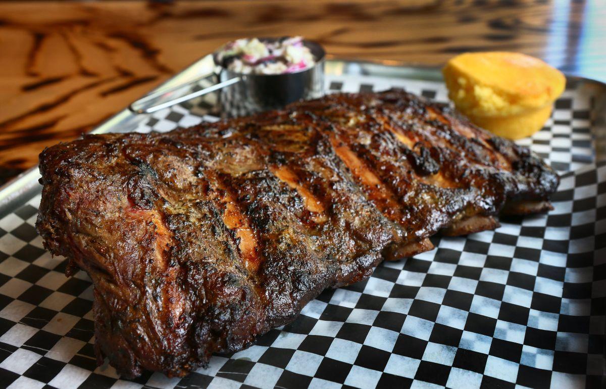 The BBQ Saloon expands St. Louis&#39; barbecue menu | Restaurant reviews | 0