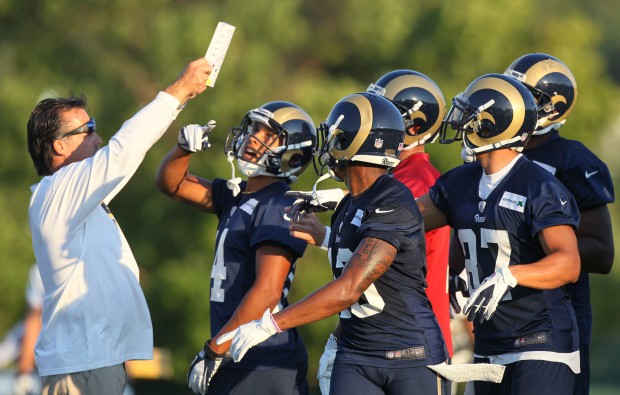 Rams' legends welcomed back by Fisher