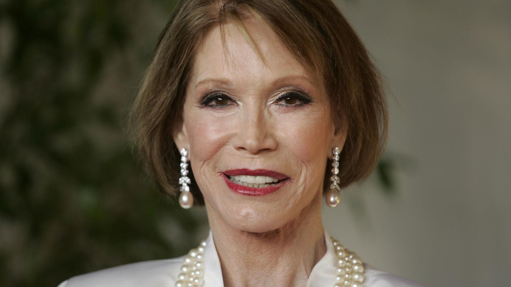 Television Icon Mary Tyler Moore Has Died She Was 80 Years Old