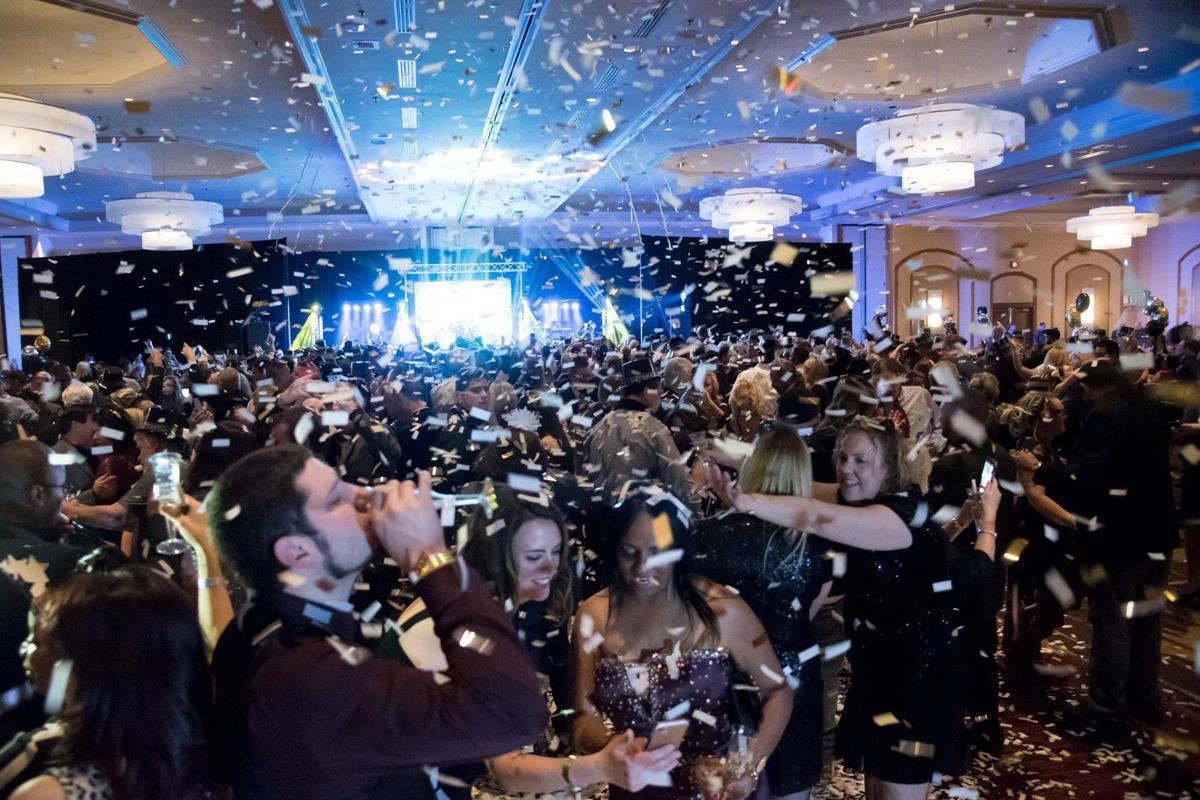 iParty with New Year&#39;s Eve revelers in St. Louis | Bars and clubs | www.lvspeedy30.com