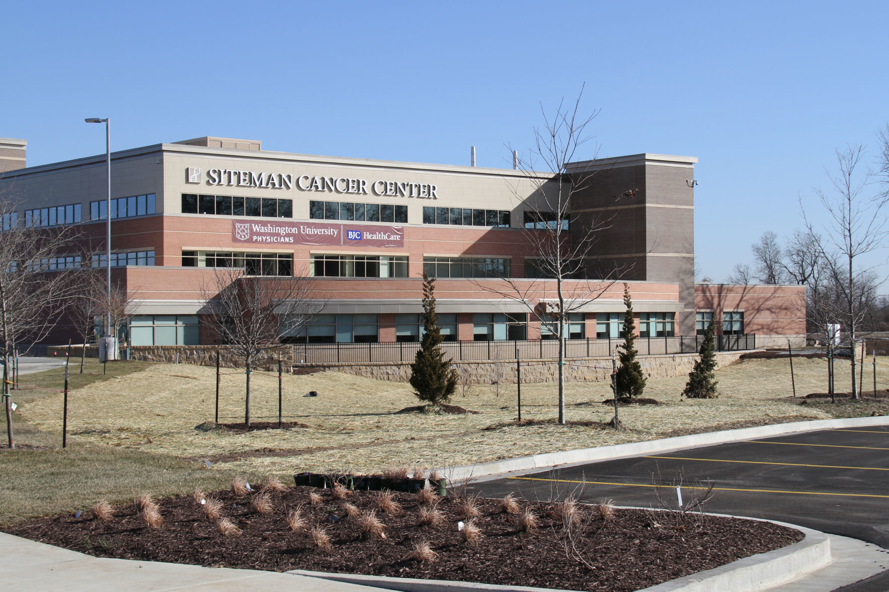 Siteman Cancer Center Celebrates Opening New Facility In Metro East