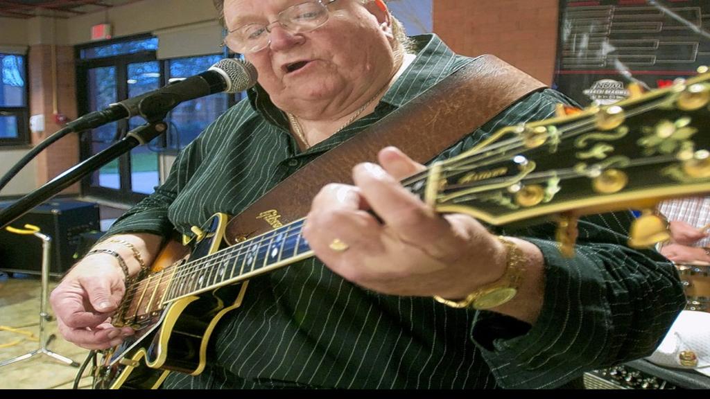 Wayne Scannell S Casuals Band Keeps Them Hoppin Life News