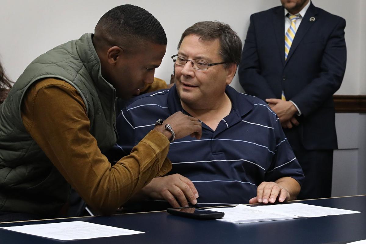 Resolution praising St. Louis police dies in committee