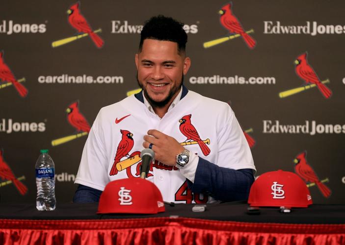 Cardinals introduce new catcher Willson Contreras