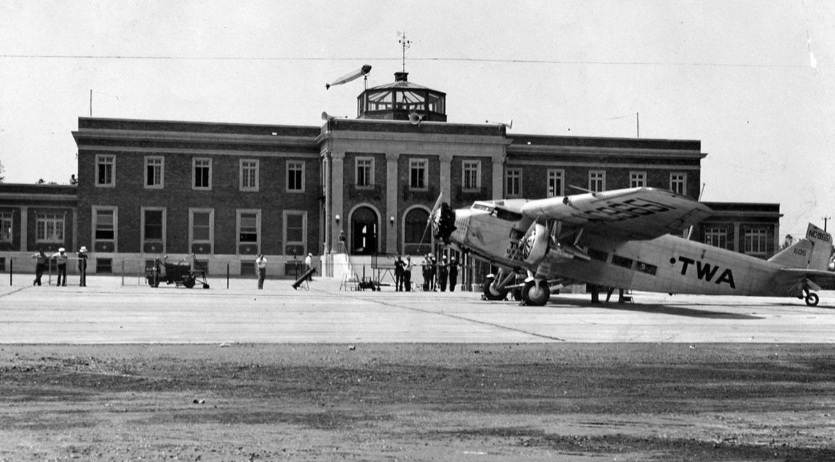 Greatgrandchildren of Lambert airport's founder want name kept the
