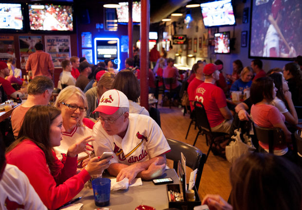 Top 10 St. Louis Cardinals Sports Bars - Accidental Travel Writer