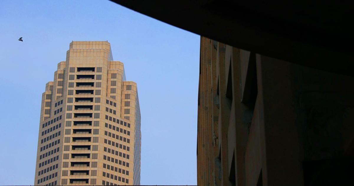 Penthouses, spa and hotel: St. Louis’ AT&T tower marketed as ‘vertical ...
