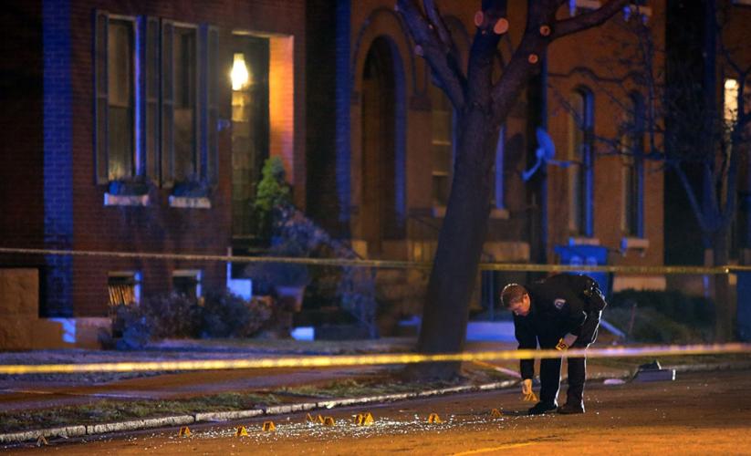 Off-duty police officer shot in Hyde Park