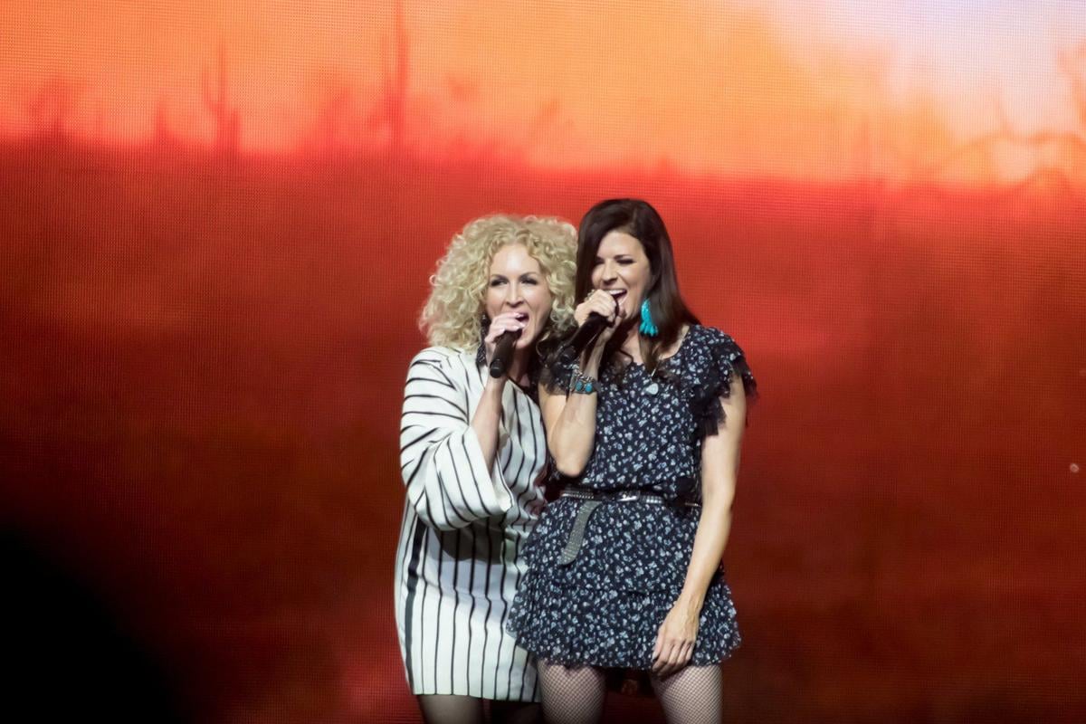 Confident Country Band Little Big Town Knows How To Own The Stage Concert Reviews Stltoday Com