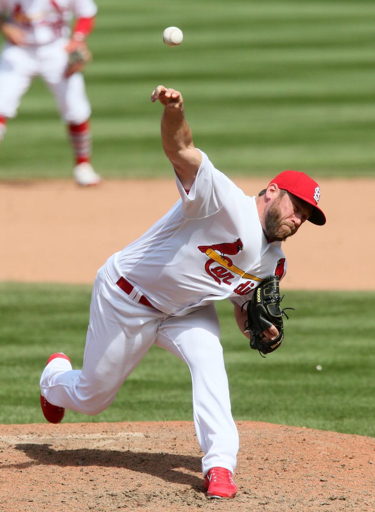 Wainwright pitches quality start but offense goes quiet in Cards