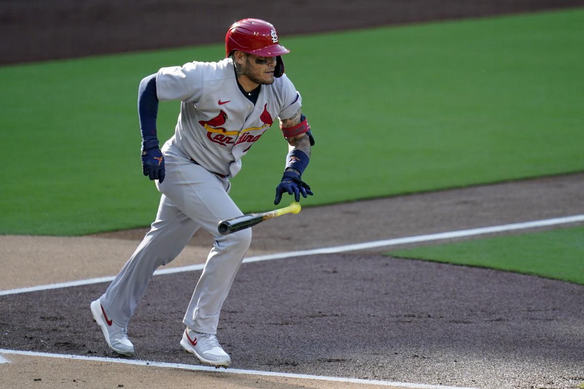 Yadier Molina Had The Perfect Gear To Honor A Legend
