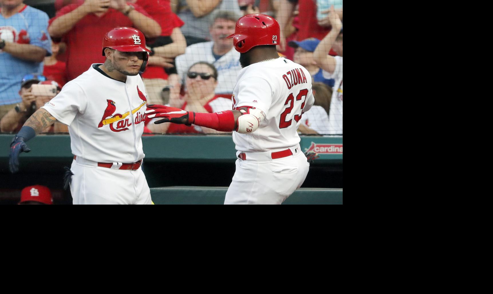 Cardinals promote Óscar Mercado, Carlson hits IL