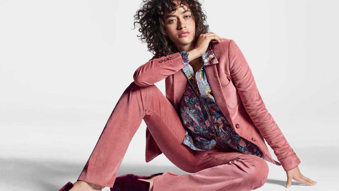 Midwests Latest Victorias Secret Model Will Rock Curls In Paris Debs Retail Details Stltoday Com Midwests Latest Victorias Secret Model Will Rock Curls In Paris Debs Retail Details Stltoday Com