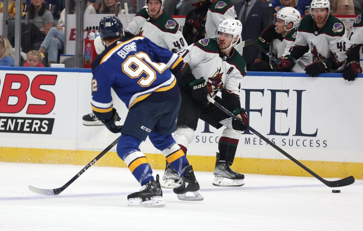 Fan-favorite Sundqvist returns to St. Louis to cheer on Blues in