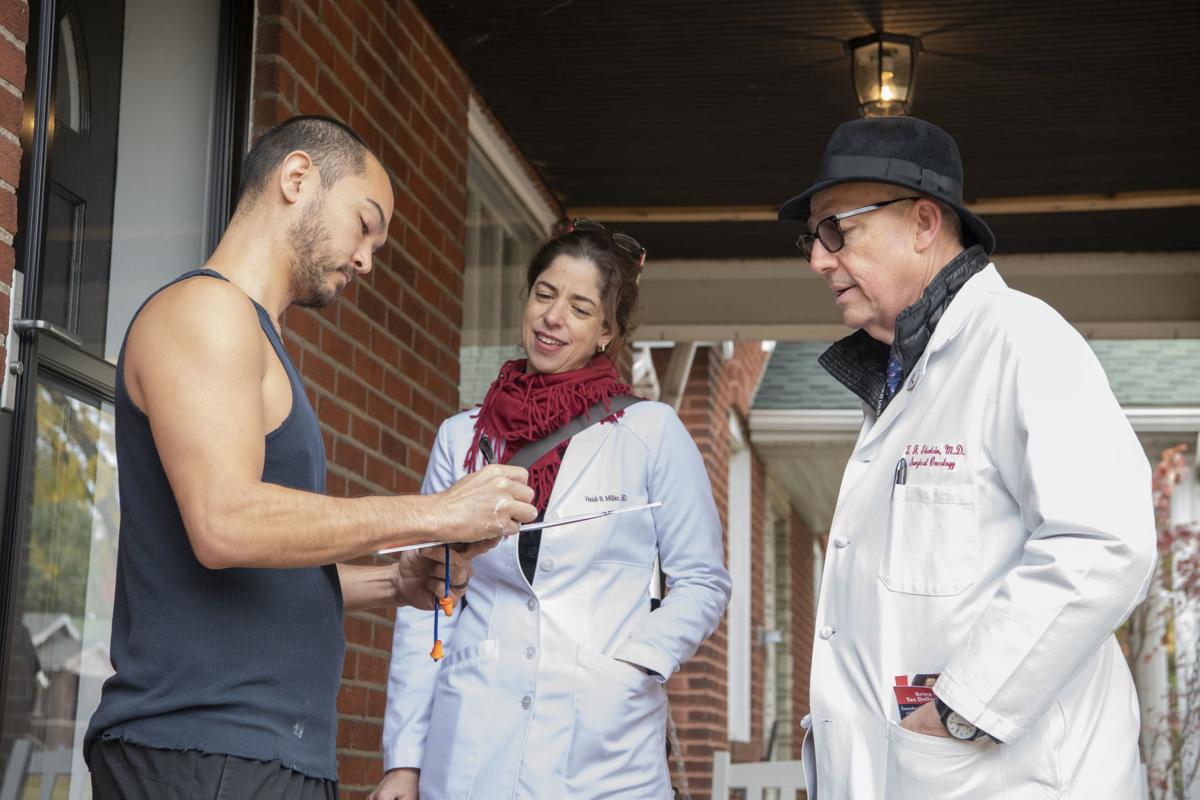 Doctors collect signatures to put Medicaid expansion on the ballot