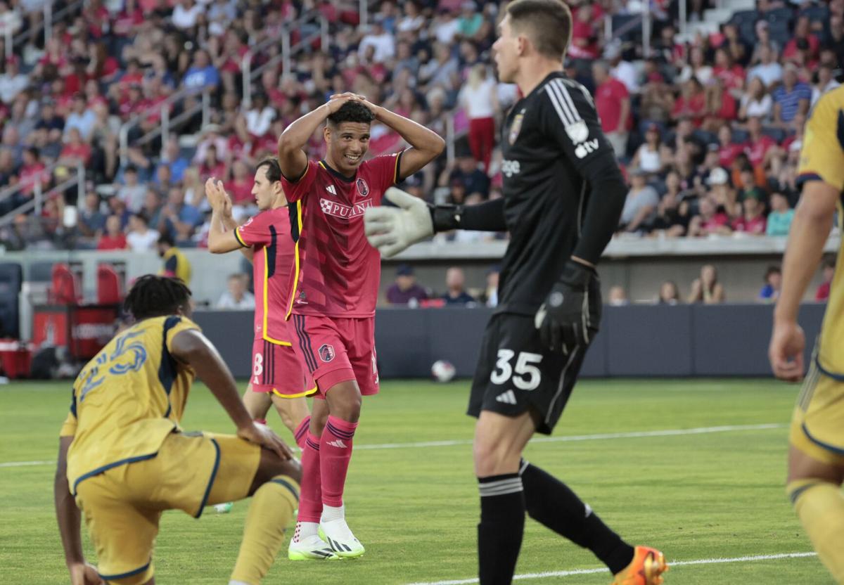 Kreilach scores 2 goals, Real Salt Lake beats St. Louis 3-1