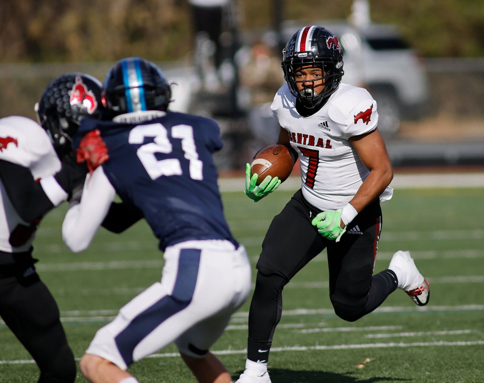 Overton returns from injury with a flourish, helps St. Dominic reach