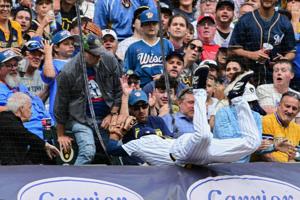 Photos: Cardinals fall to Brewers in their season finale