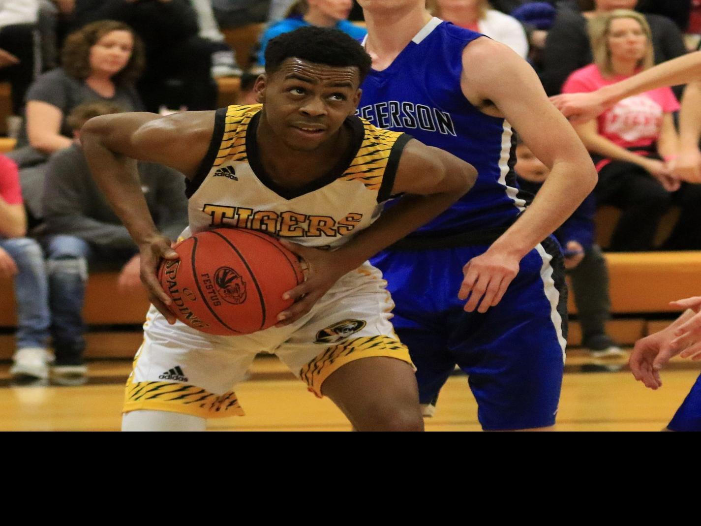 Reando Hits Late Foul Shots To Help Festus Hold Off Jefferson R 7