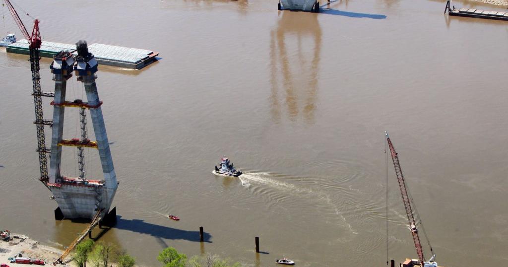 Body of missing bridge worker pulled from Mississippi River