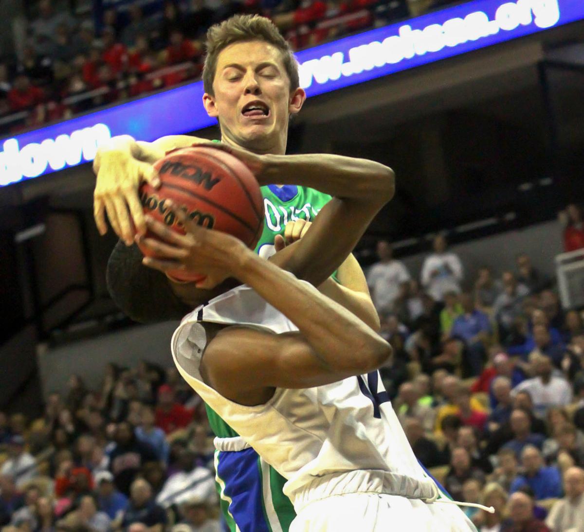 Sluh Goes Cold Drops Semifinal Game To Blue Springs South Boys