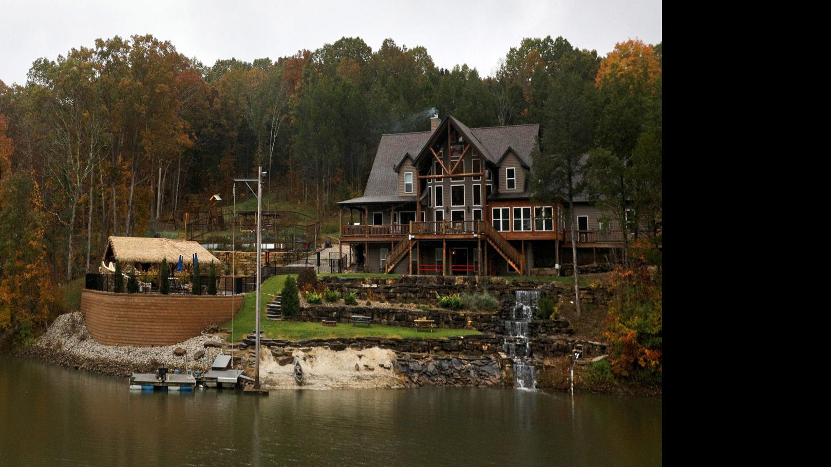 At Home Tiki Hut Gives Way To Lodge Style Home In Spectacular Setting In Pacific Home Garden Stltoday Com