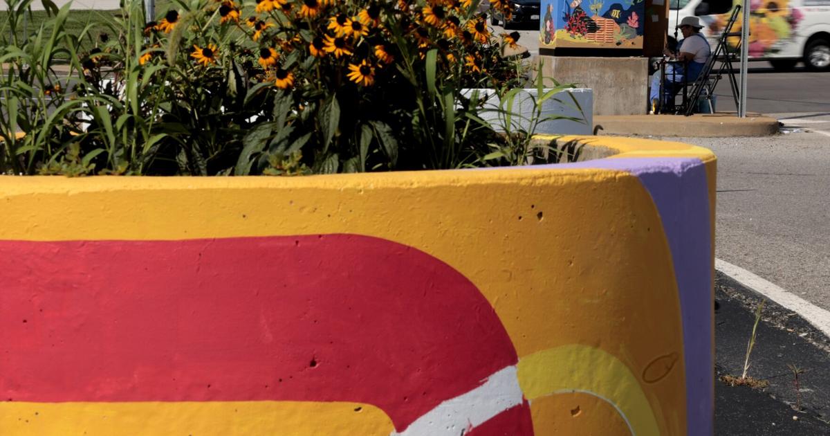 Photos: Bringing color to Prospect Yards