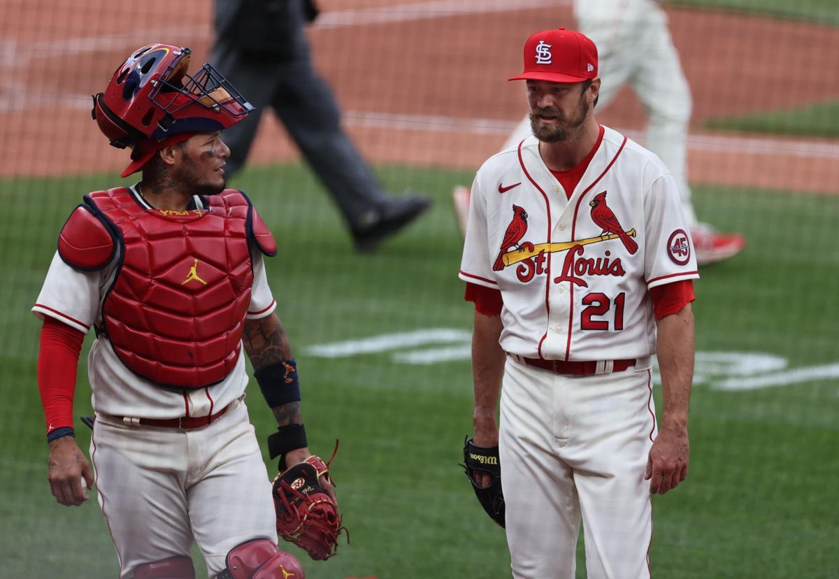 An emotional Kolten Wong returns to St. Louis for the first time as a  member of the Milwaukee Brewers