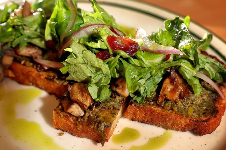 Extra Wavy mushroom toast