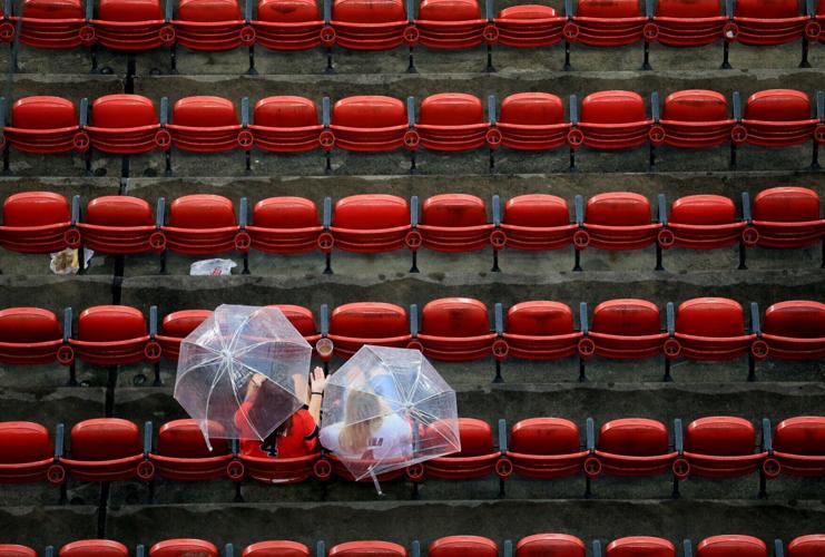 Rain delay for Cardinals Cubs game