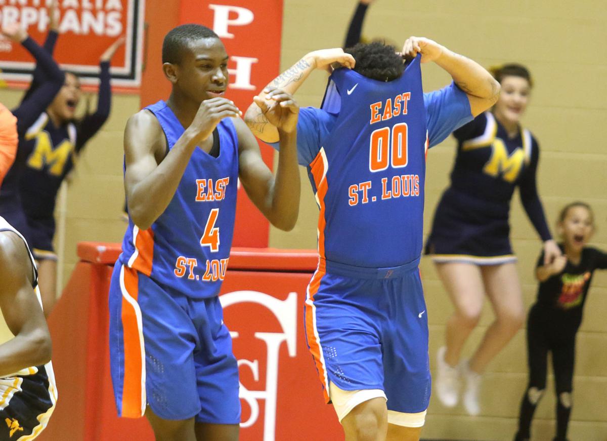 Marion stuns East St. Louis with overtime buzzer beater | Boys Basketball | www.semashow.com