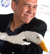 Videos Aflac Uses A Softer Duck Voice In Japan Multimedia Stltoday Com