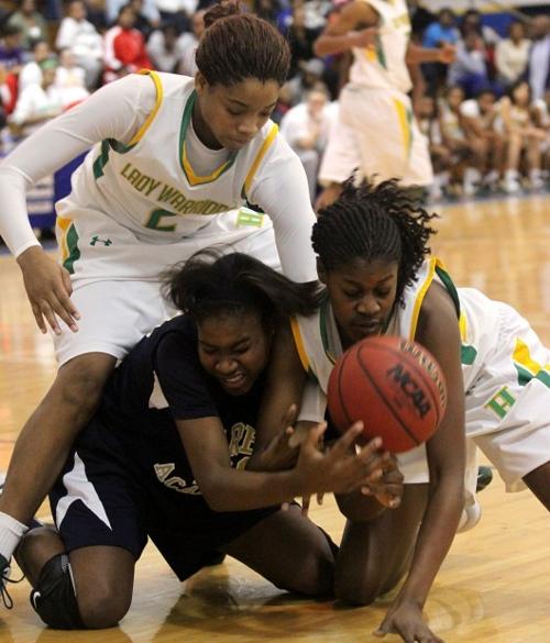 Farrar Delivers In Clutch As Miller Roars Back To Upset Memphis