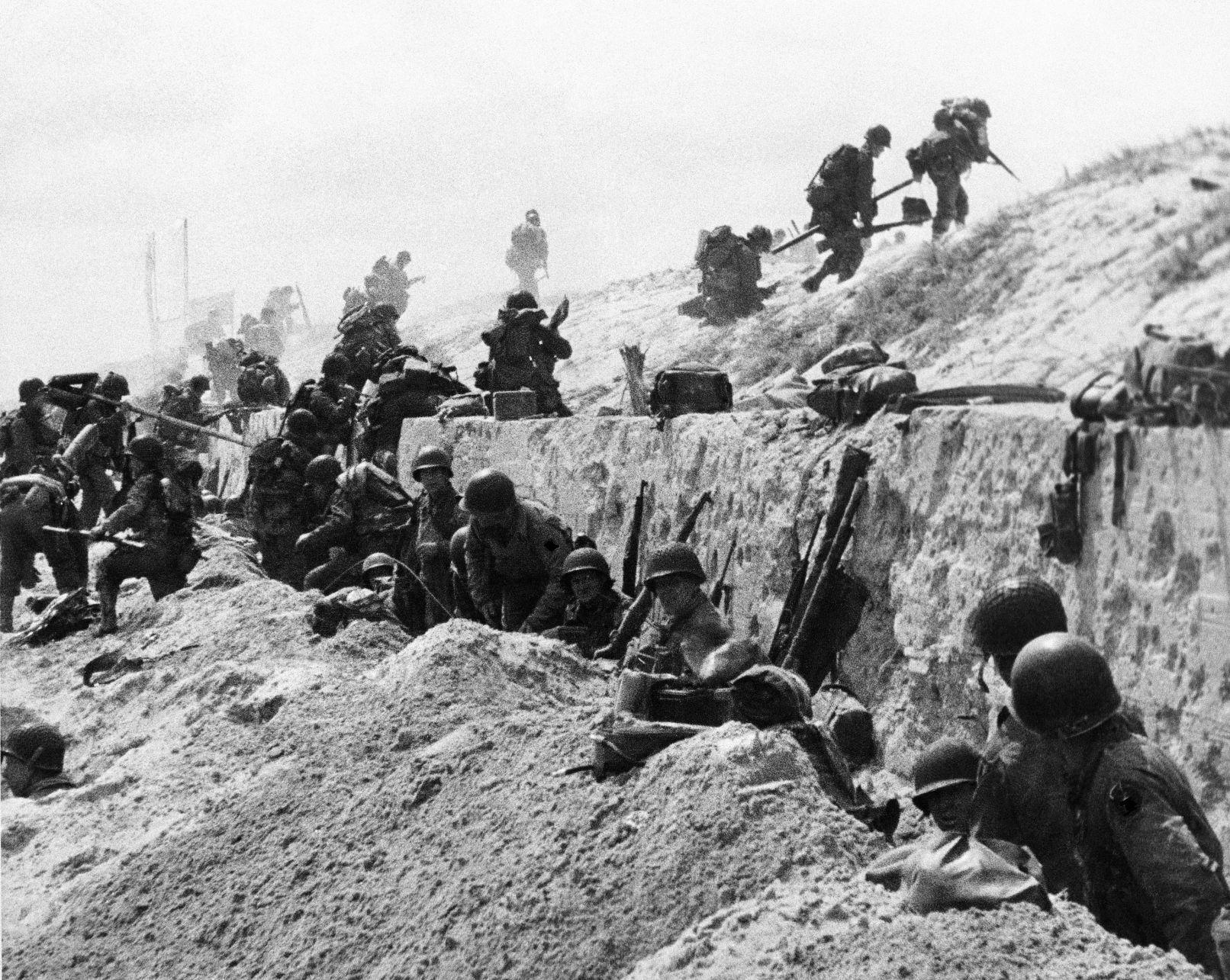 Photos: D-Day soldiers stormed Normandy's beaches, 77 years ago ...