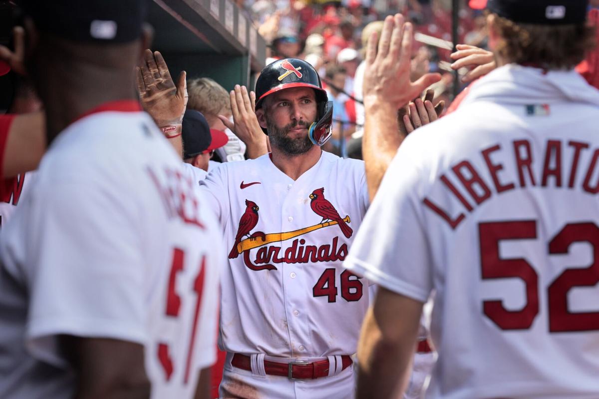 Astros pound Cardinals; Goldschmidt streak ends