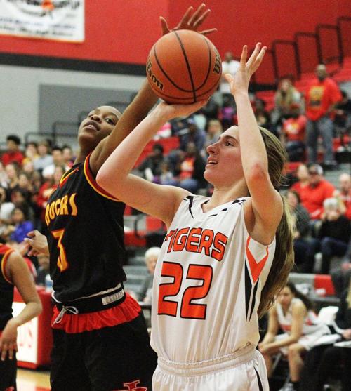 Edwardsville Rock Island Girls Basketball 5 Jpg Stltoday Com