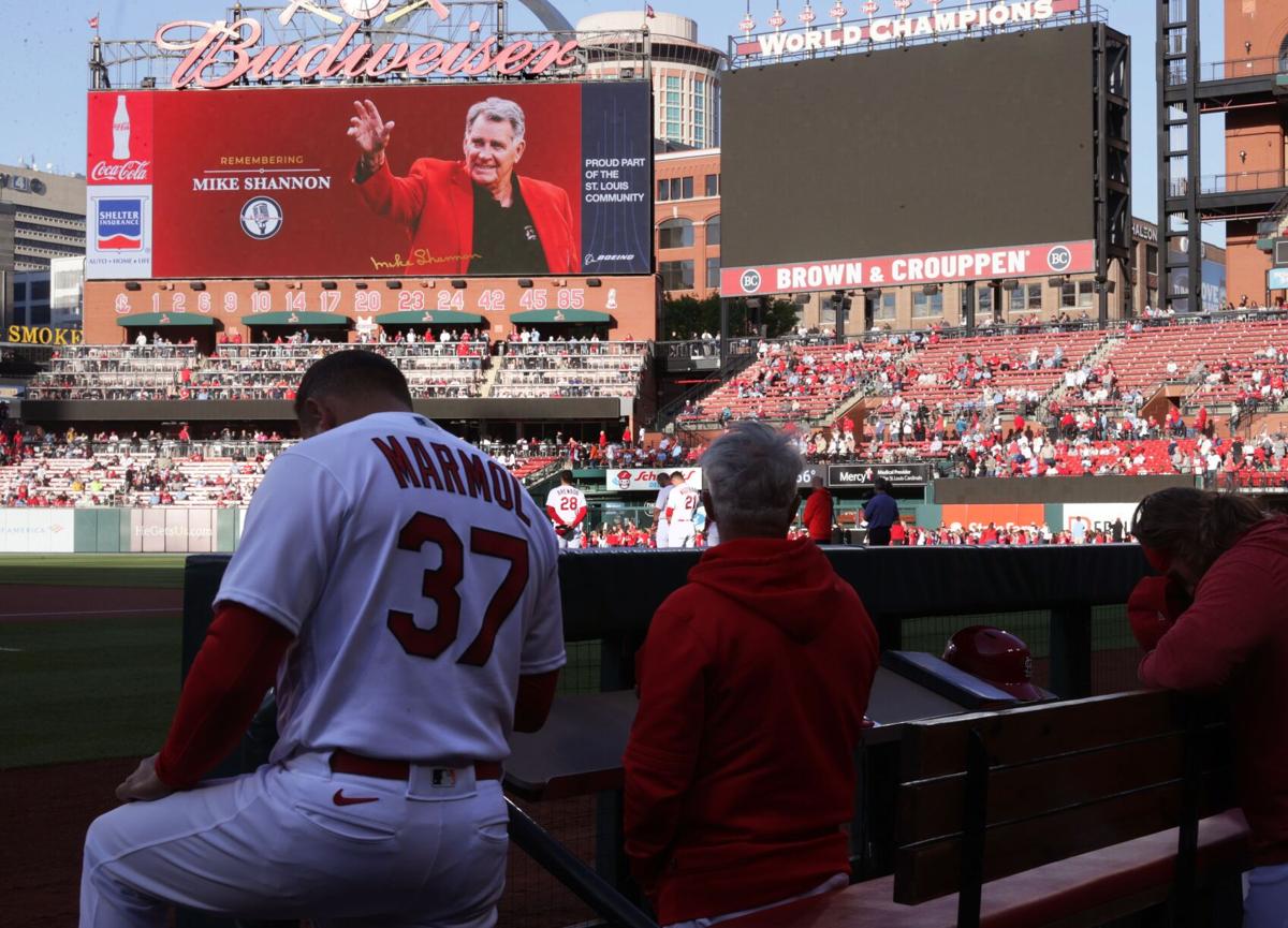 Cardinals honor Mike Shannon and Tim McCarver, who shared bonds on