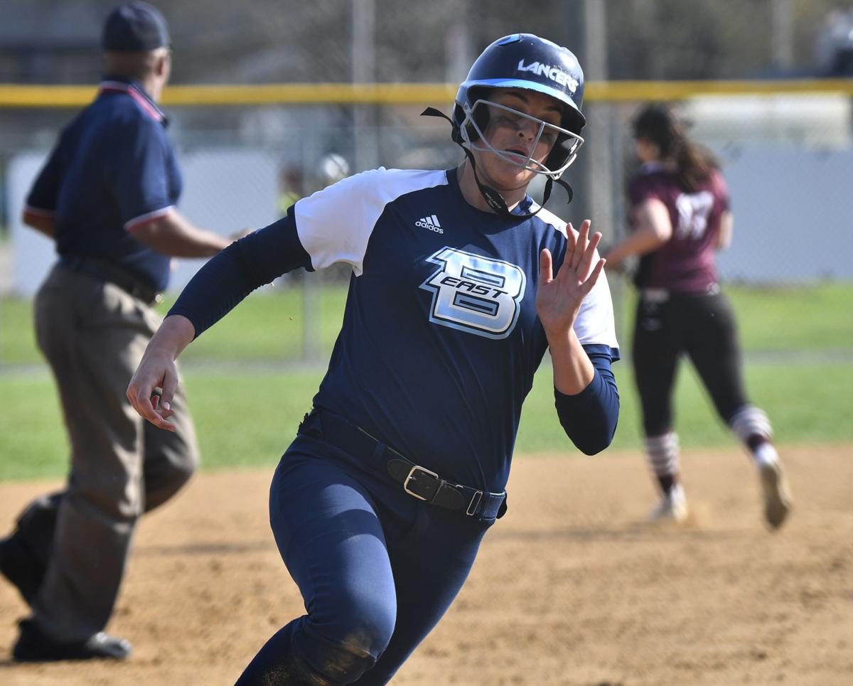 Belleville East parlays clutch hitting, dominant pitching into regional