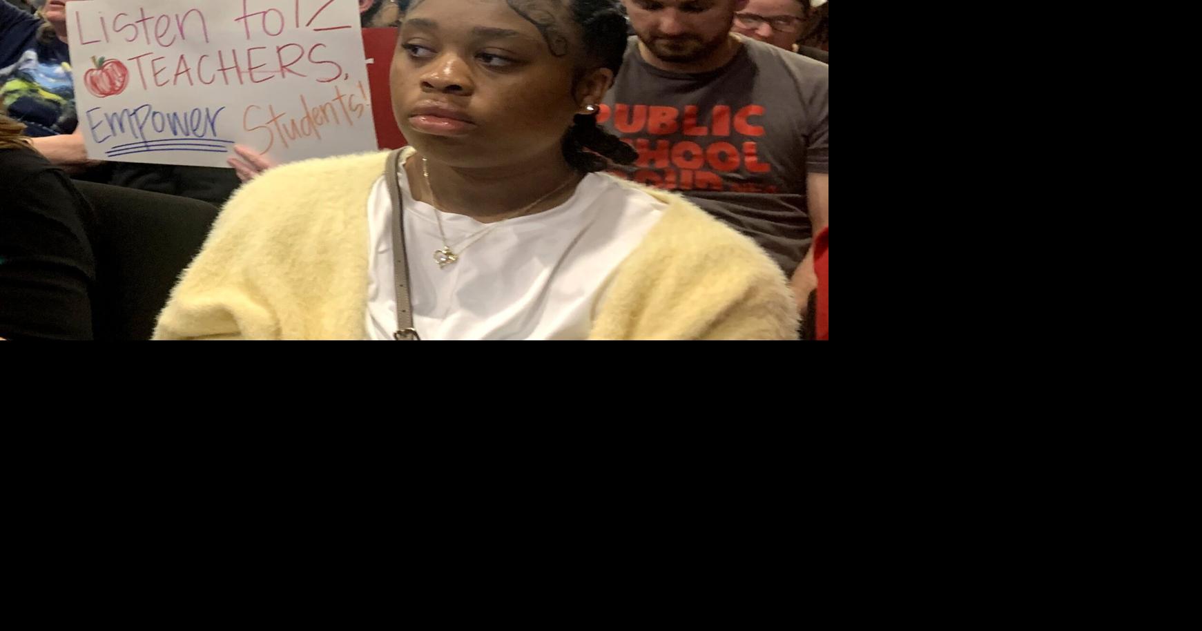 Die Lehrergewerkschaft Ferguson-Florissant verklagt den Schulbezirk wegen ...