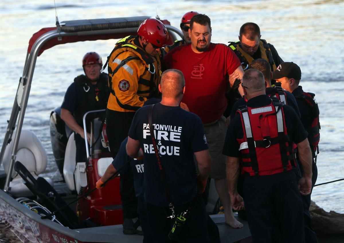 Police arrest suspect in St. Peters robbery who jumped into Missouri