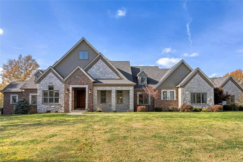 5 Bedroom Home in Des Peres 3,200,000