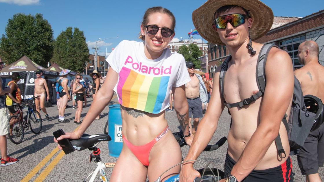 PICTURES: 2015 World Naked Bike Ride in St Louis FOX 2.