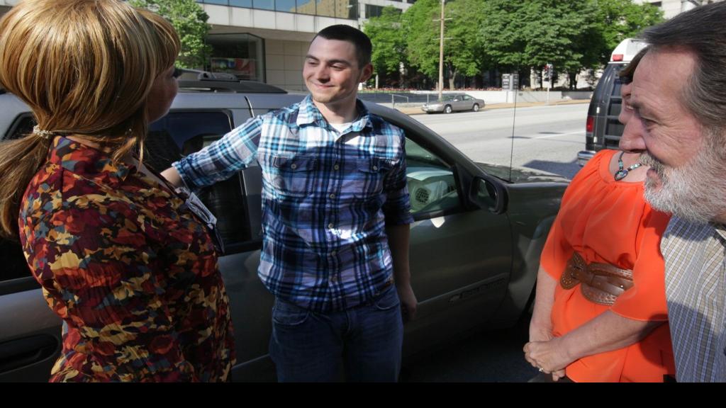 Shawn Hornbeck talks with Theda Wilson Thomas mother of missing child