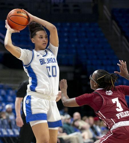 Women's basketball: St. Louis University defeats University of Massachusetts