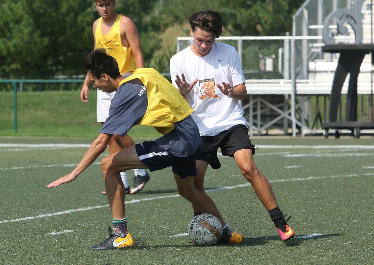 Edwardsville aims for longer season behind mixture of new, established