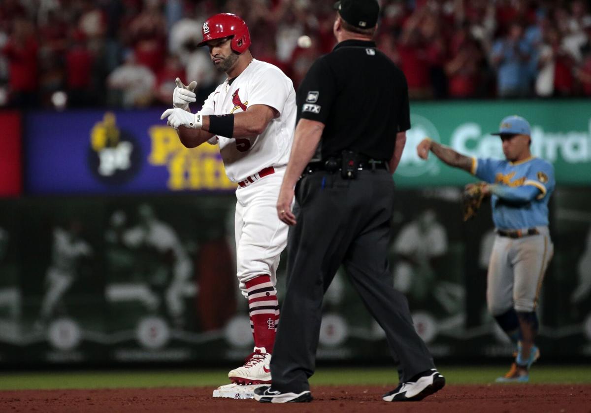 Wainwright, Molina make history, then lead Cards over Brews – KGET 17