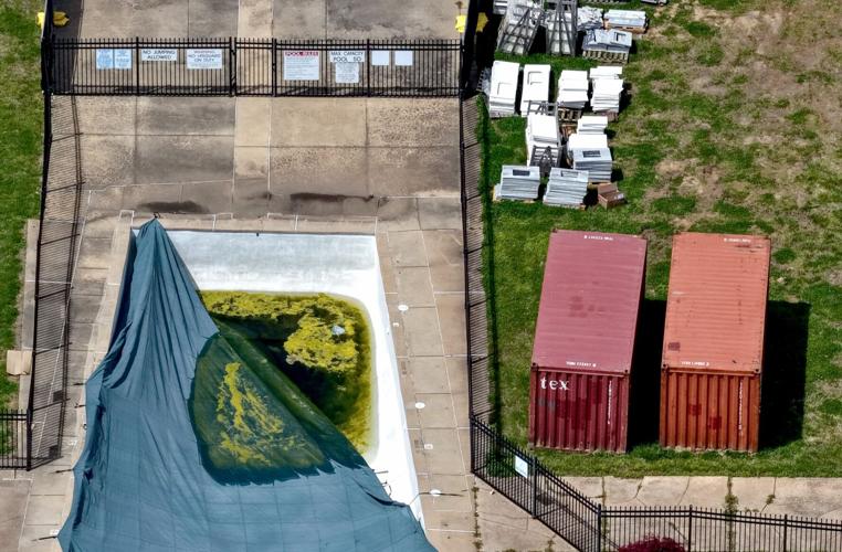 Out of town developer lets �����Ӱ�ԭ�� apartments fall into disrepair