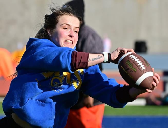 Ӱԭ SLAM football tryouts