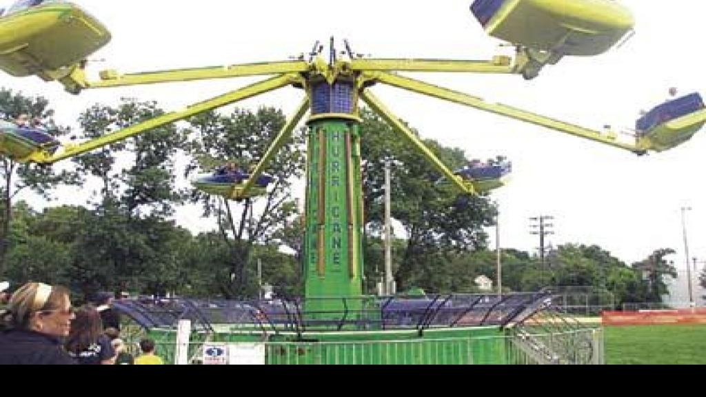 Free carnival rides draw crowd to festival Suburban Journals of