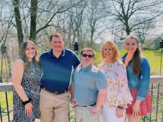 Meet 'That Tall Family' – Massive St. Louis area social media stars
